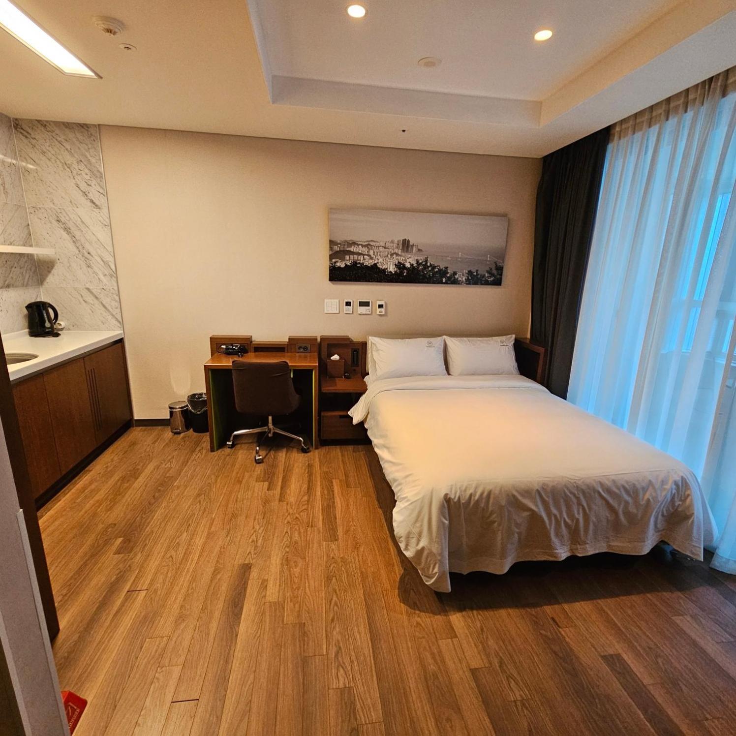 W Residence Hotel Пусан Экстерьер фото