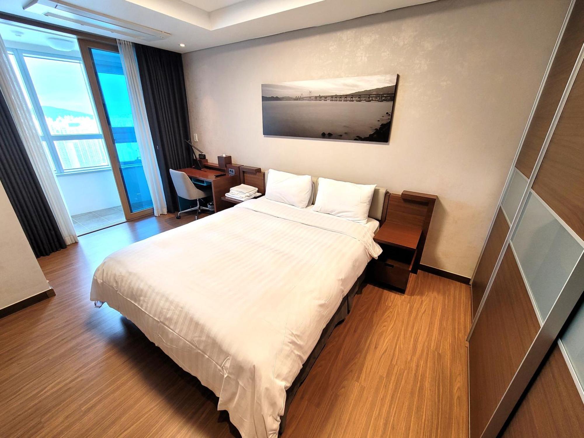 W Residence Hotel Пусан Экстерьер фото