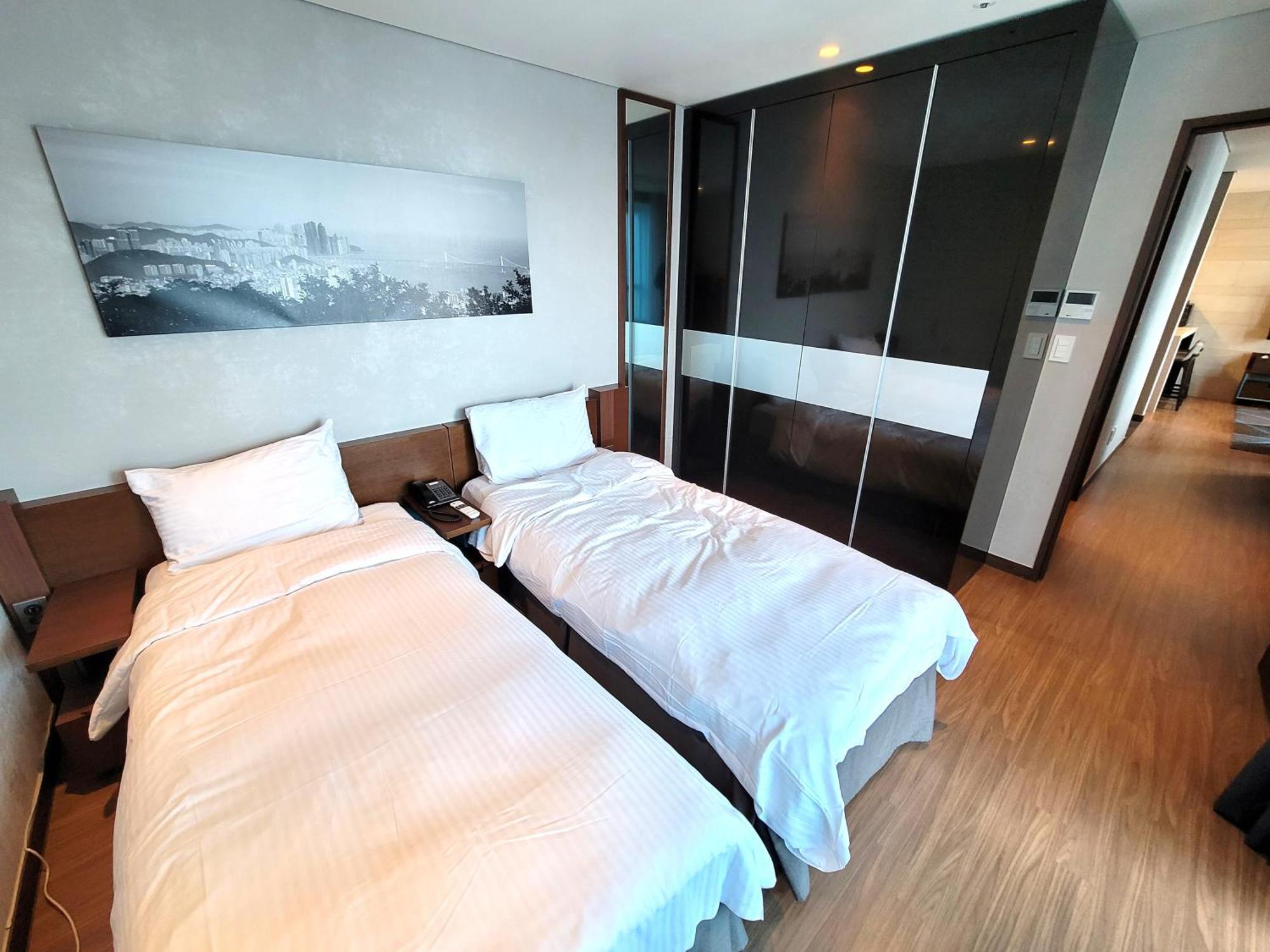 W Residence Hotel Пусан Экстерьер фото