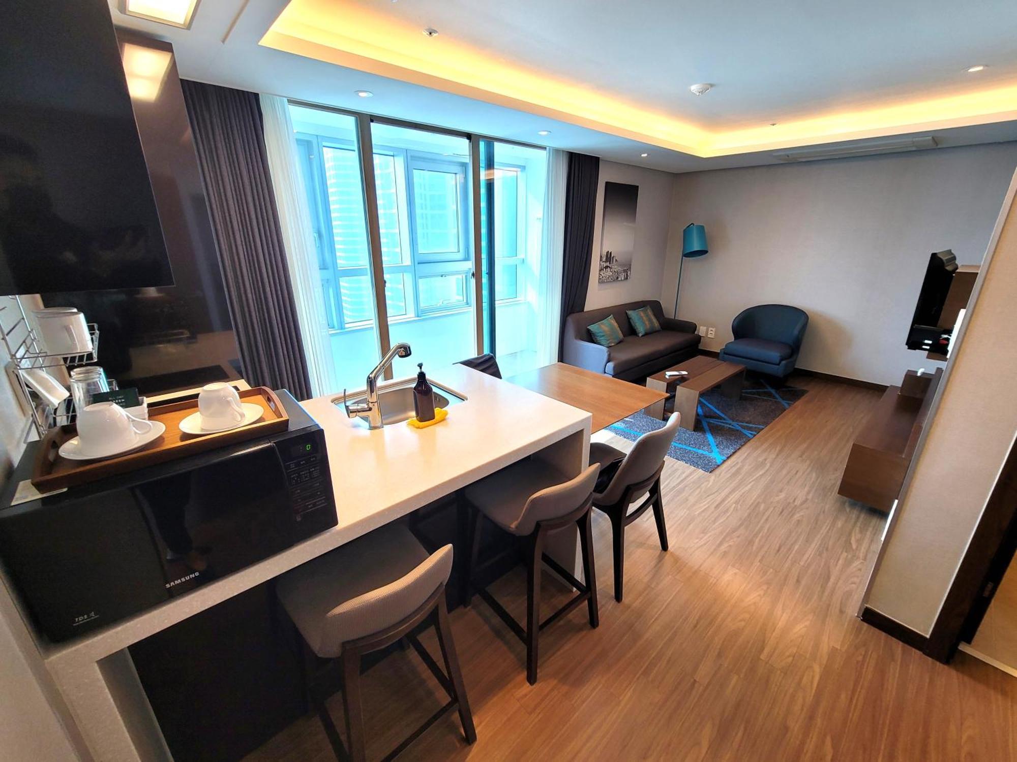 W Residence Hotel Пусан Экстерьер фото
