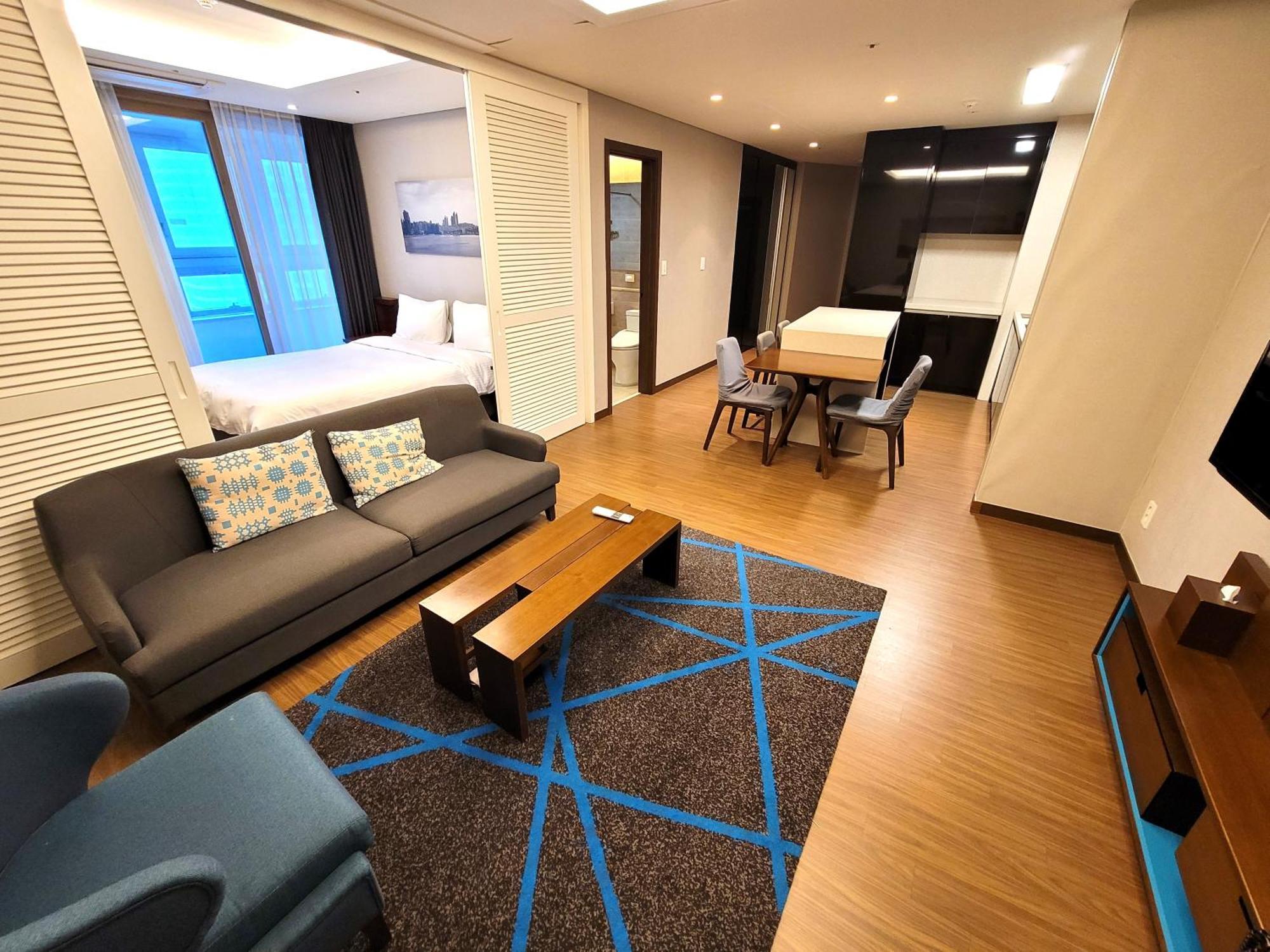 W Residence Hotel Пусан Экстерьер фото